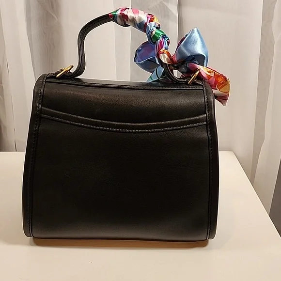 Sold Vintage Coach Regina #9983 - Picture 8 of 17